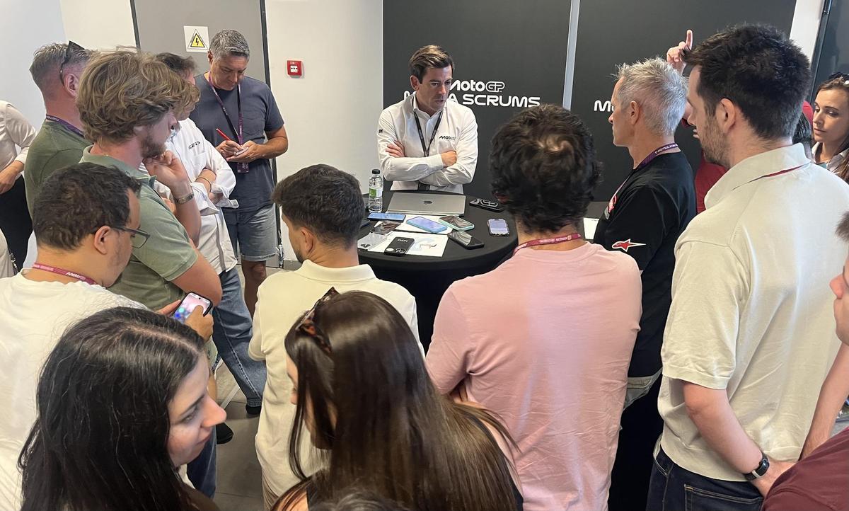 Carlos Ezpeleta atendió ayer a los medios en Motorland (Alcañiz, Aragón).
