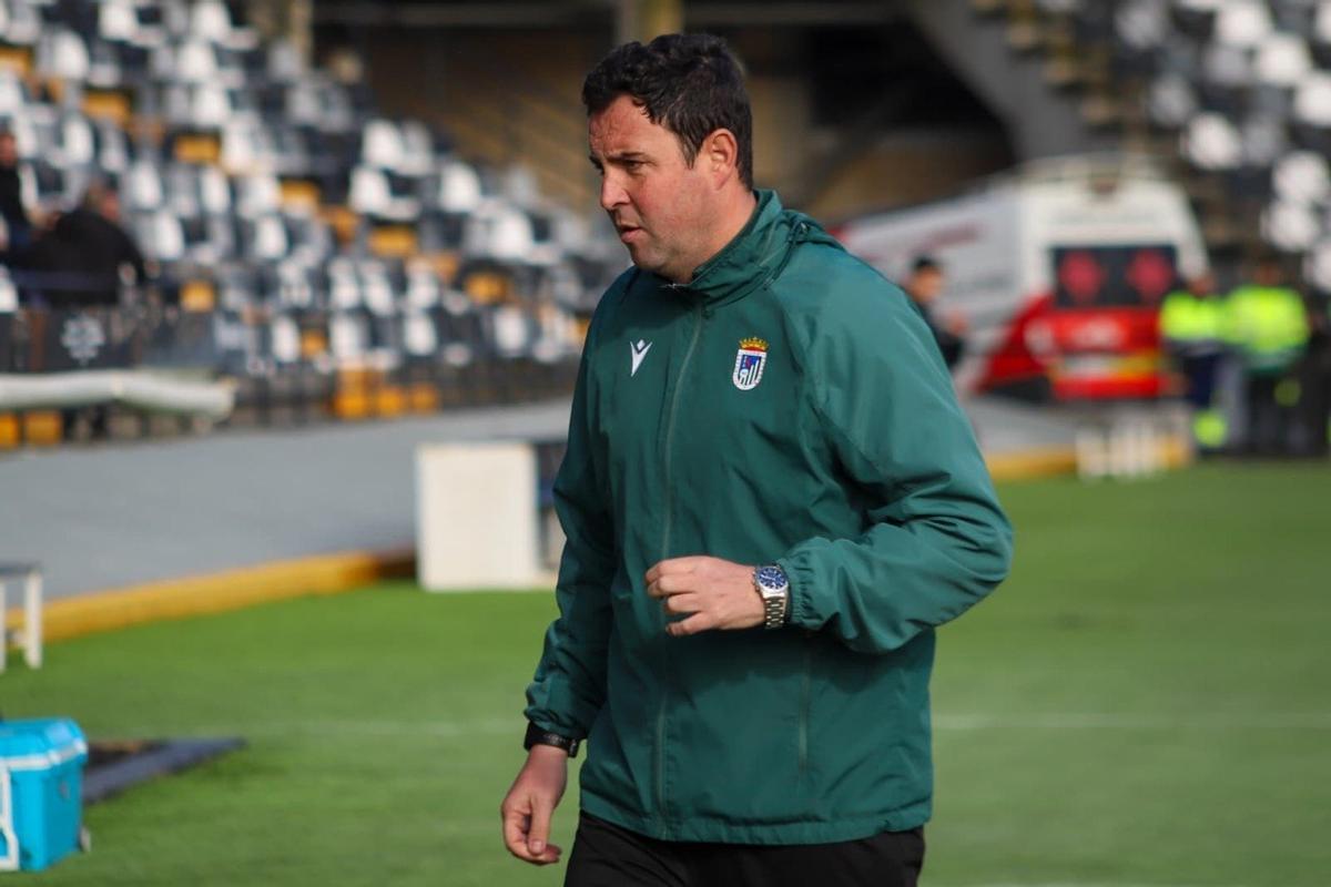 Miguel Ángel Ávila durante el encuentro ante el Santa Amalia.