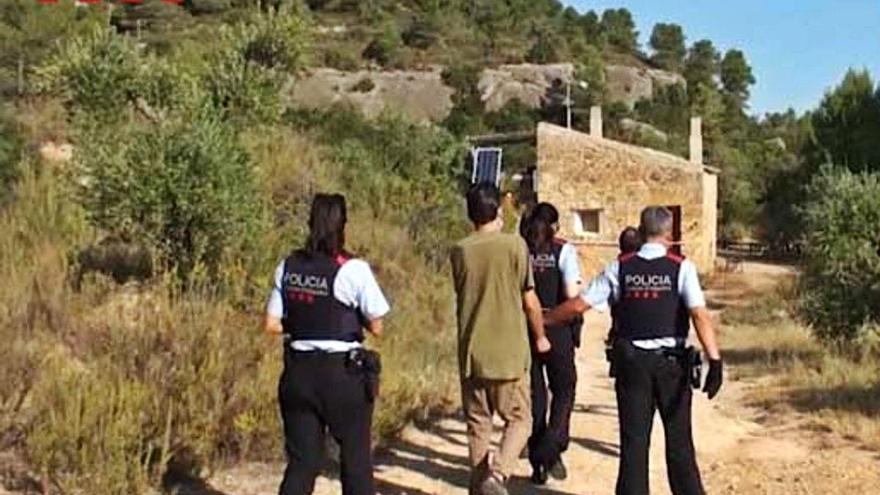 Moment de la detenció d&#039;un dels supremacistes.