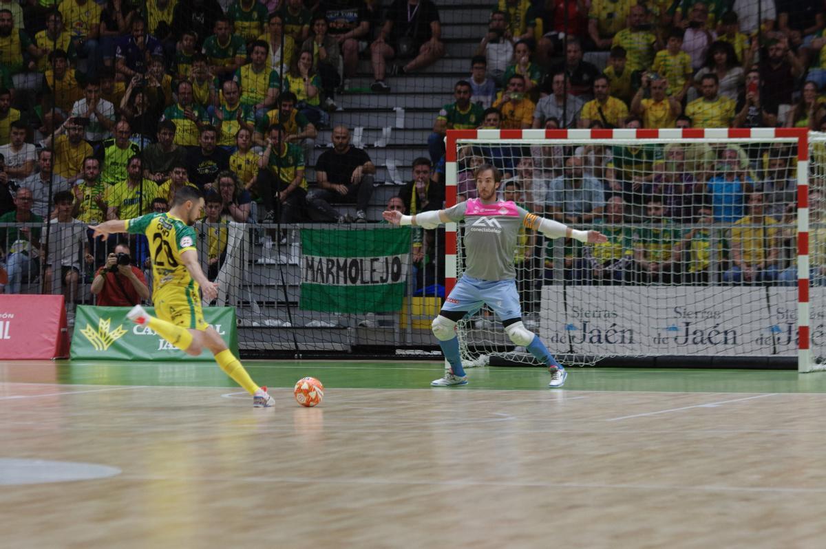 Fútbol sala. Jaén - Palma Futsal. Barrón evitó que Chino abriera el marcador en este doble-penalti