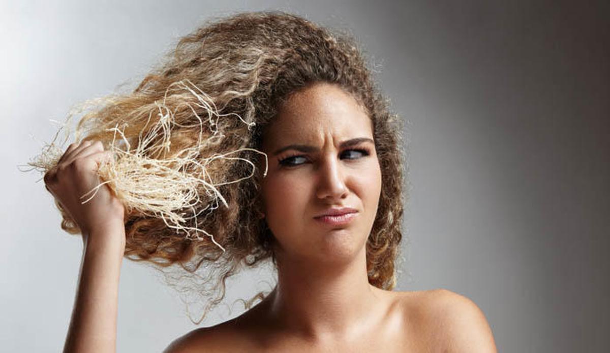 Según el tipo de cabello que tengas debes usar un tipo de champú u otro.