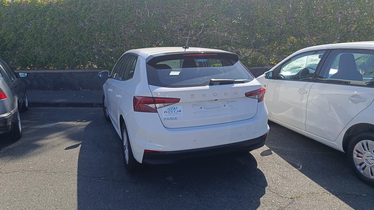 Roban matrículas de coches en Maspalomas