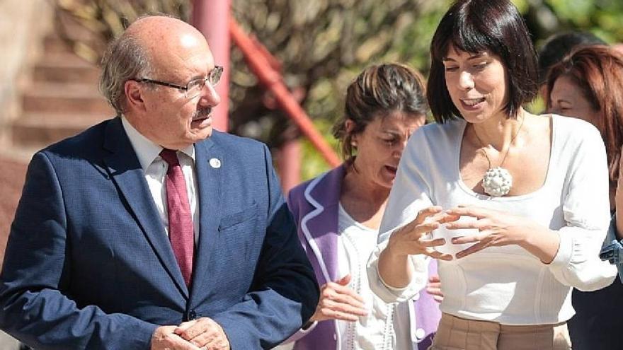 La ministra de Ciencia e Innovación, Diana Morant, agradece la labor desempeñada por Rafael Rebolo al frente del IAC.