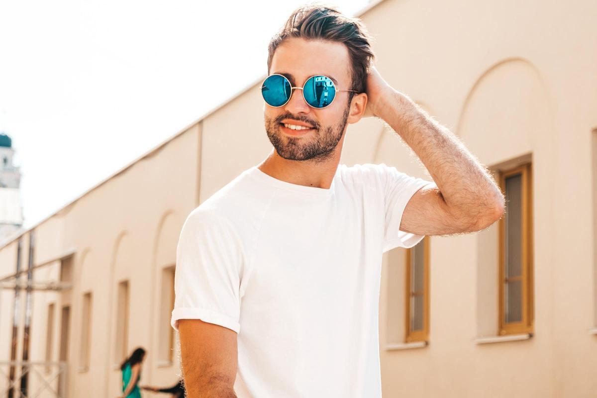Amazon liquida, hoy,  a 10 euros la camiseta de Hugo Boss más cómoda, bonita y versátil (y más ofertas del día)