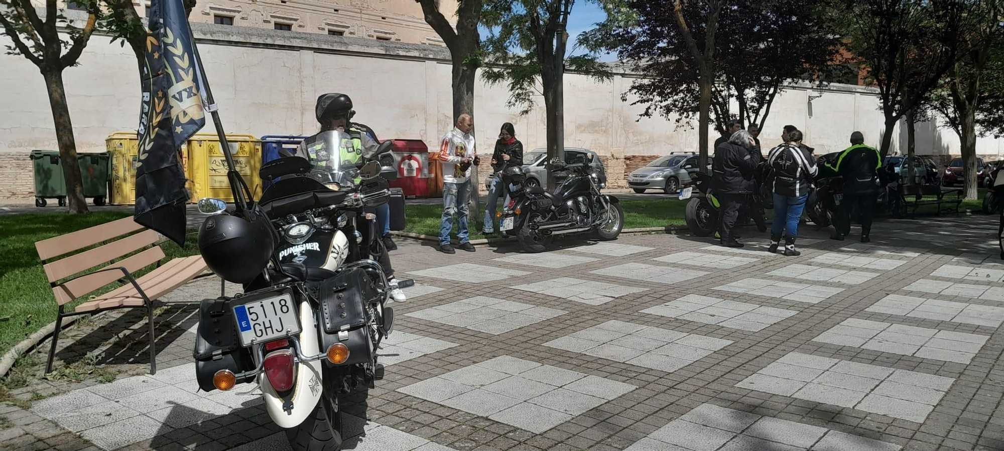 GALERÍA | La ruta de "Moteros de Nevera" de Fuentelapeña hace parada en Toro