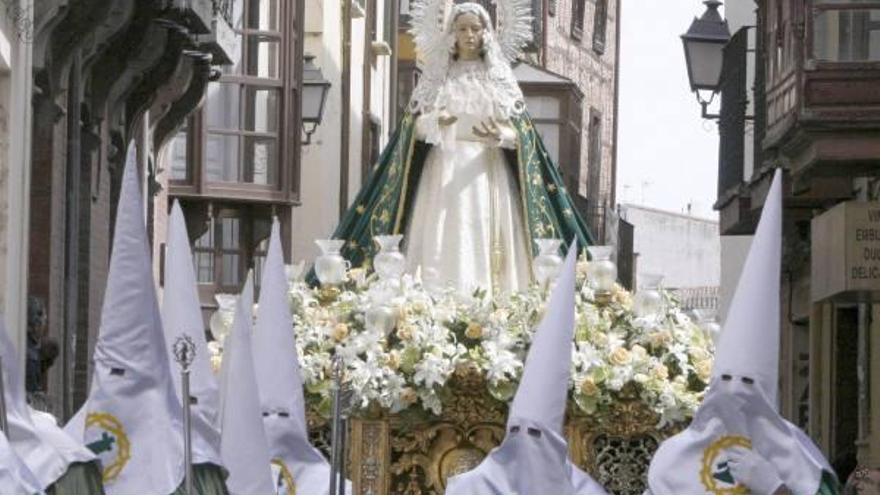 La Virgen de la Esperanza, camino de la Catedral.