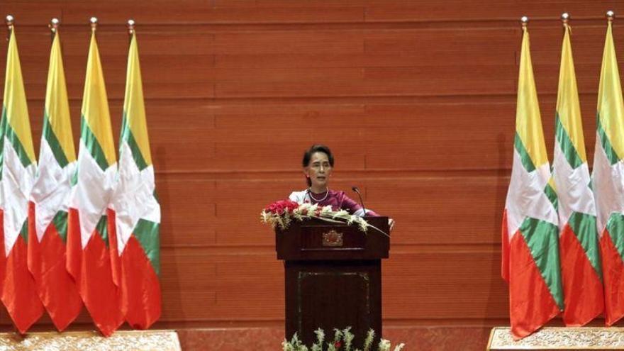 Suu Kyi expresa al fin su preocupación por el éxodo de rohinyás