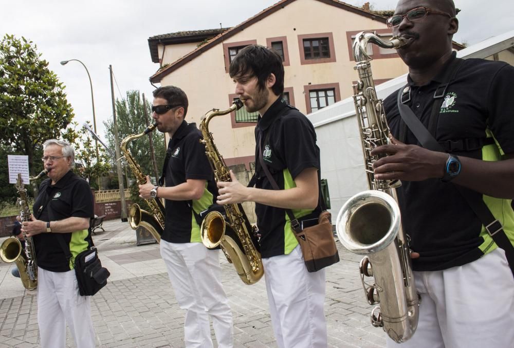 Espicha y charanga en las fiestas de Santa Filomena en Santullano