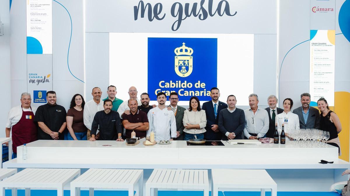 Foto de familia en el stand de Gran Canaria en GastroCanarias.