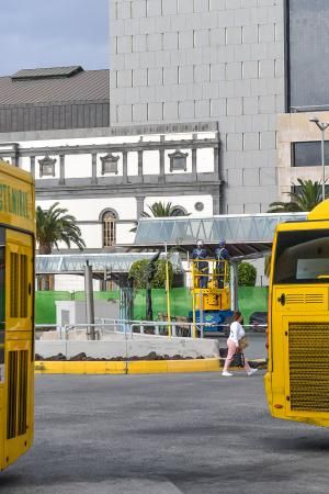 Obras en la estación de guaguas del Teatro Pérez Galdós