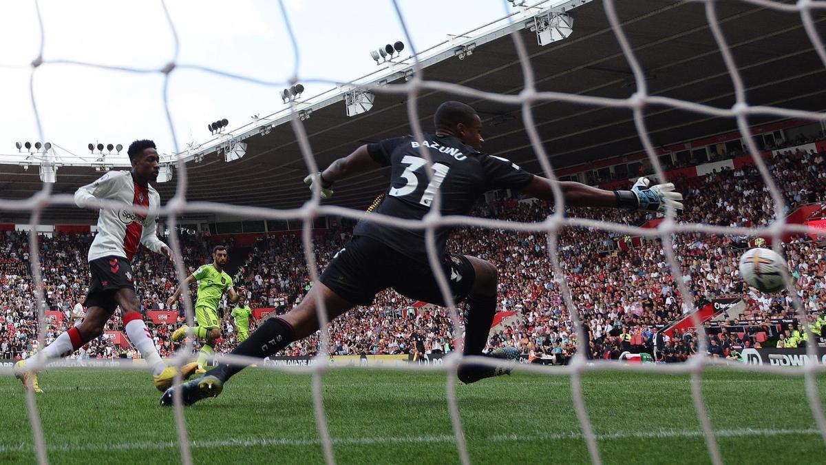 Bruno Fernandes marca para el United el gol del triunfo en el campo del Southampton.