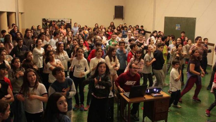 Los participantes en la convivencia celebrada en Ujo.