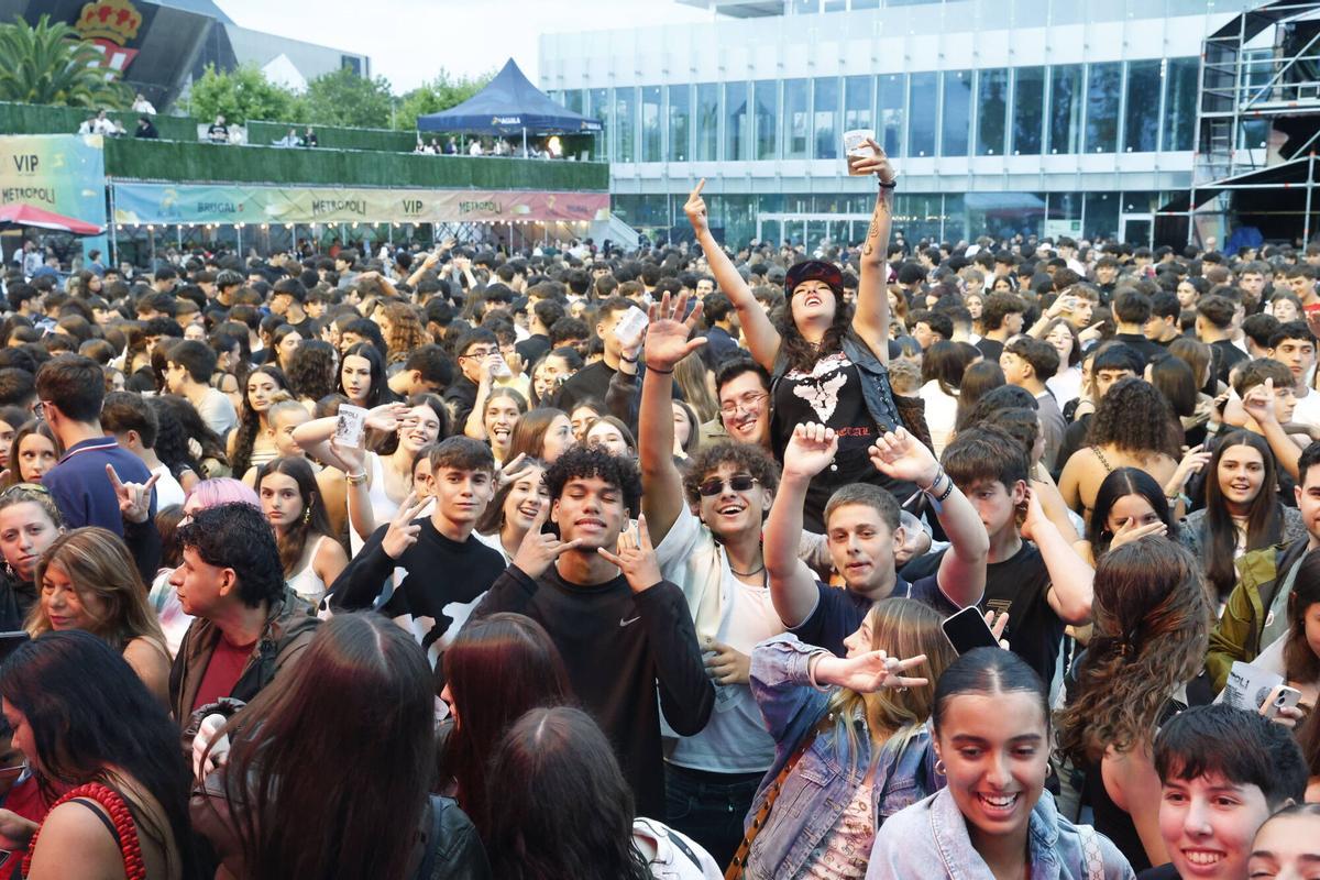 El ritmo de Bresh conquista la tercera noche de Metrópoli en Gijón: "Esto es un fiestón" (en imágenes)
