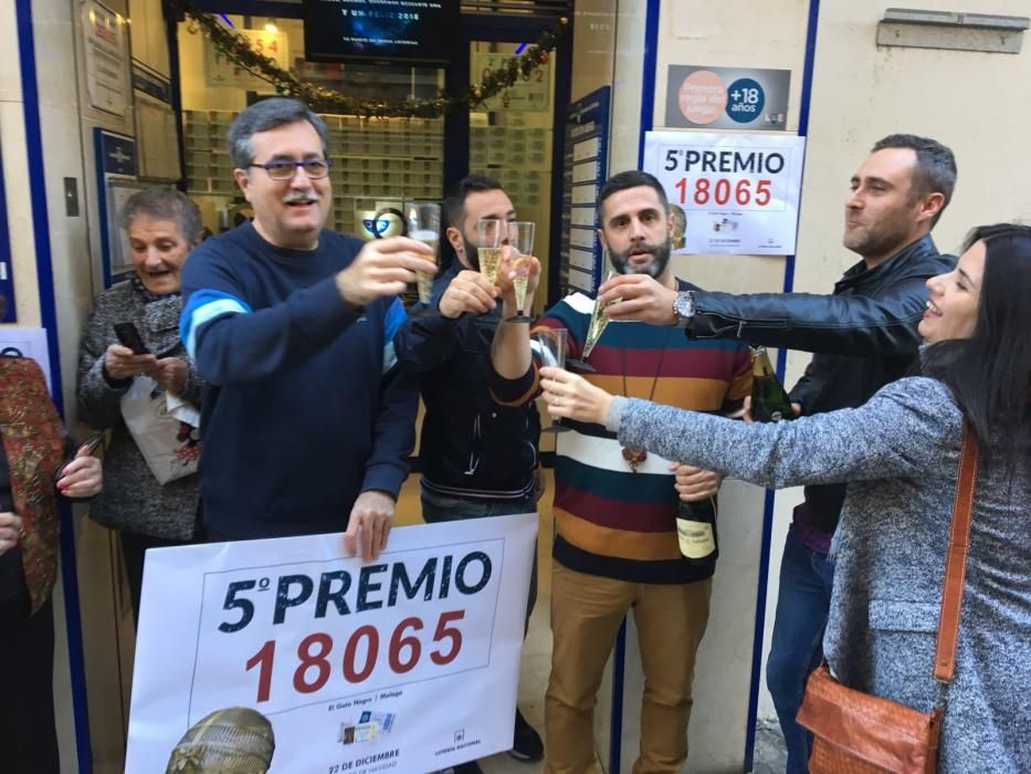 La administración de lotería de El Gato Negro ha vendido diez décimos del quinto premio con el 18065.