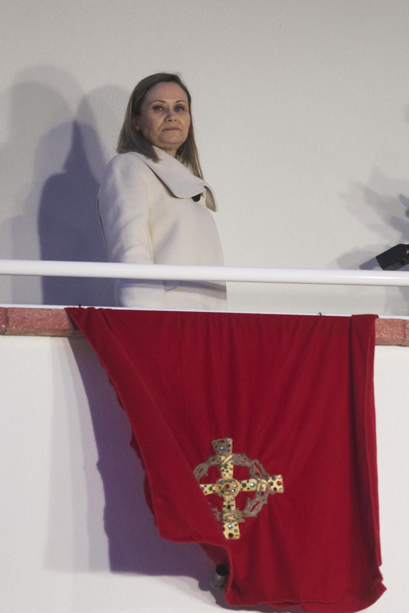 "Toda su vida fue maltratado y finalmente alguien miraba por él": las fotos de la procesión de Jesús Cautivo en Oviedo