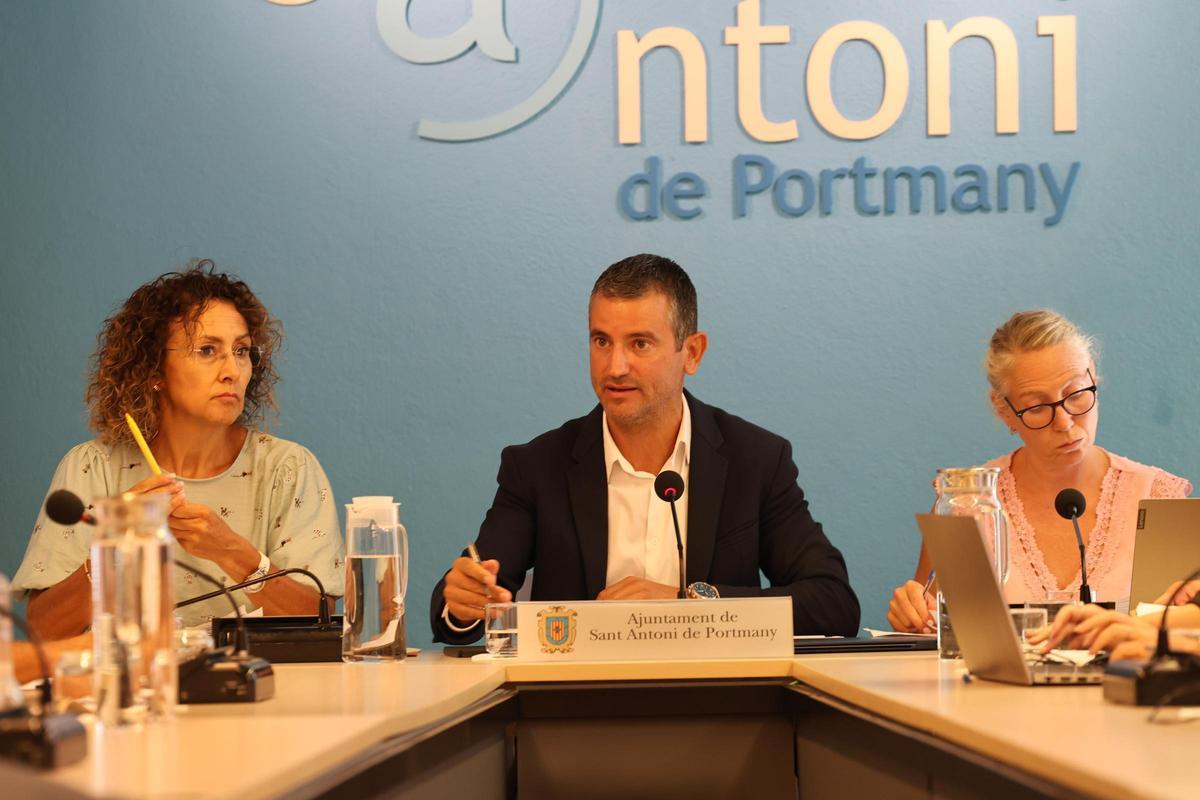 Marcos Serra interviene durante el pleno de este jueves.