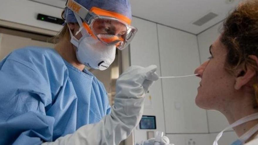 Canarias contabiliza en cuatro días 14 muertes y 626 nuevos casos de coronavirus