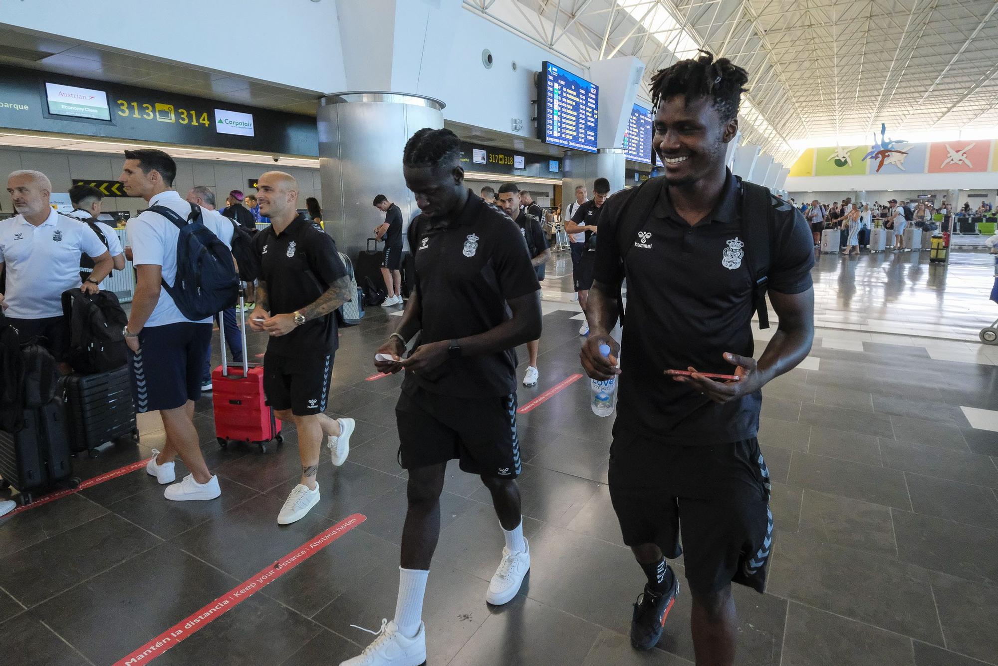 Jugadores y cuerpo técnico de la UD Las Palmas viaja a Girona