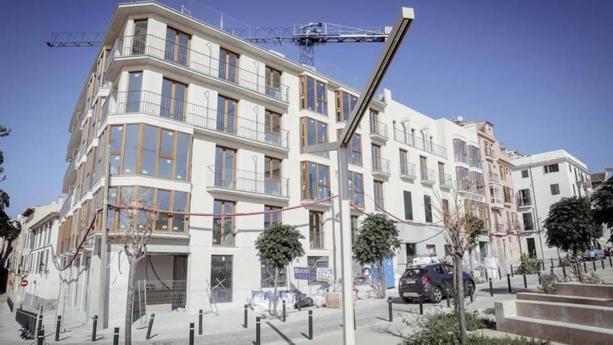 El hotel Baluard del Príncep, en un solar que estaba destinado a vivienda pública.