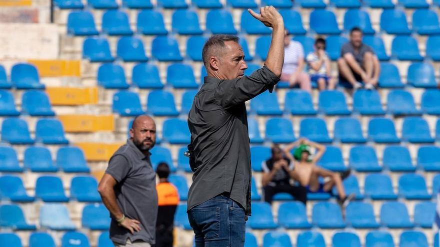 El técnico del Hércules admite que su equipo jugó con fuego pese a ganar a la Peña