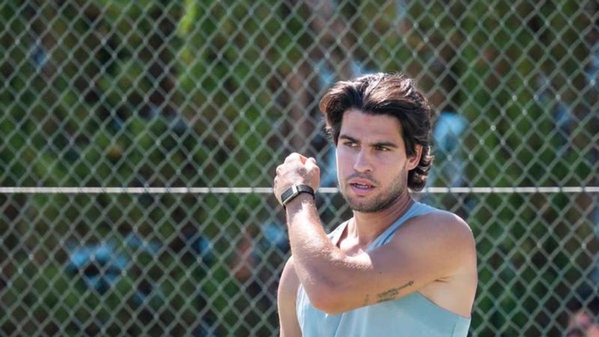 Segundo día de entrenamiento al aire libre para Carlos Alcaraz.