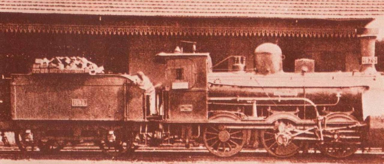 La locomotora de vapor serie 1.600 Norte, que estuvo en servicio desde que abrió la línea hasta 1925.