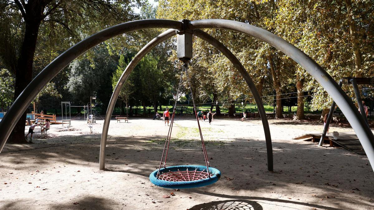 Vista general de un parque infantil de Vigo.