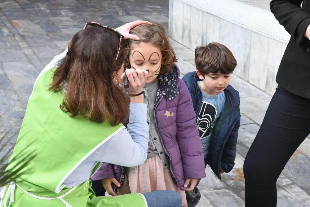 Los interinos de Educación protestan por las oposi