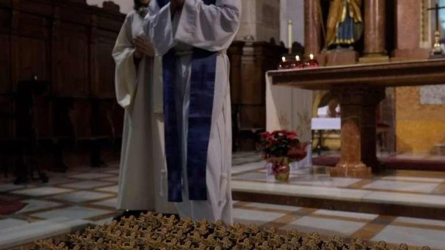 Bendición del Niño Jesús en la parroquia de San Vicente.