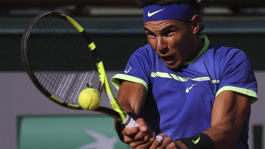 Nadal desarbola a Thiem y buscará el décimo título ante Wawrinka