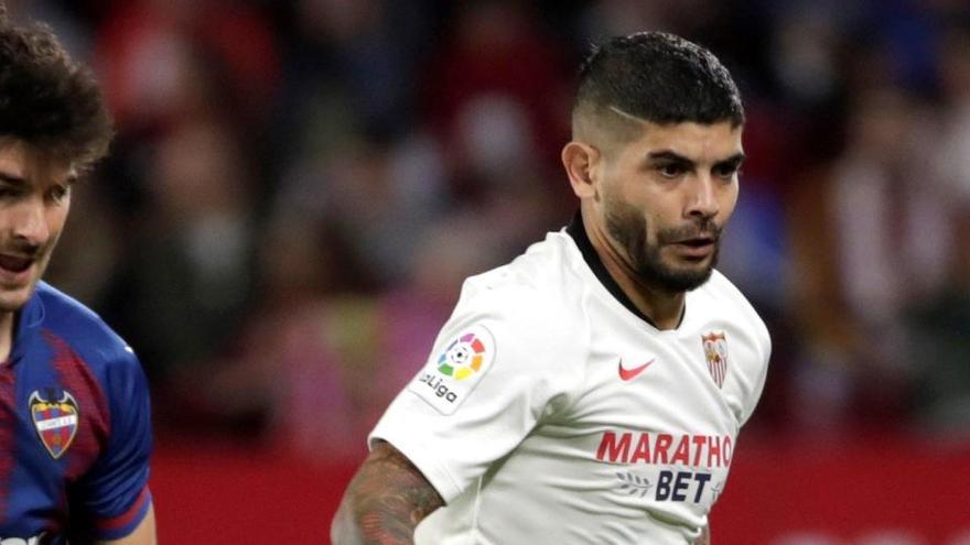 Ãver Banega, en un partido con el Sevilla.