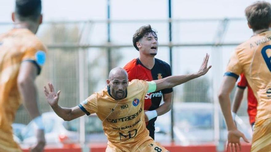 Dos palos y un punto para la Deportiva Minera ante el filial del Mallorca