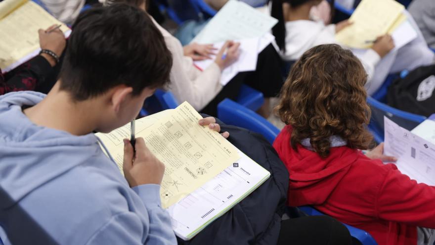 Los alumnos de Baleares se quedan a la cola de España tras hundirse en ciencias, lectura y matemáticas en el informe PISA