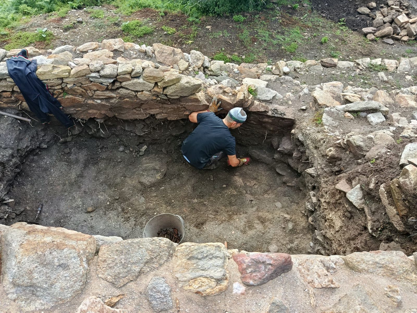 Visita a la isla de Ons: la antigua capilla de San Xaquín y el yacimiento de Castelo dos Mouros
