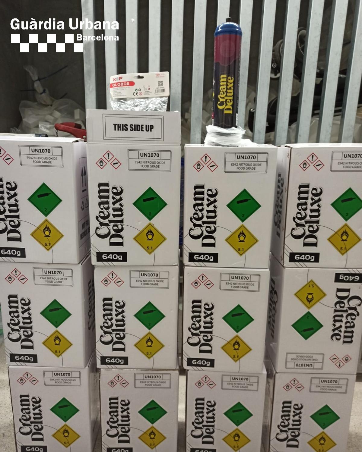 Gas de la risa requisado por la Guardia Urbana de Barcelona