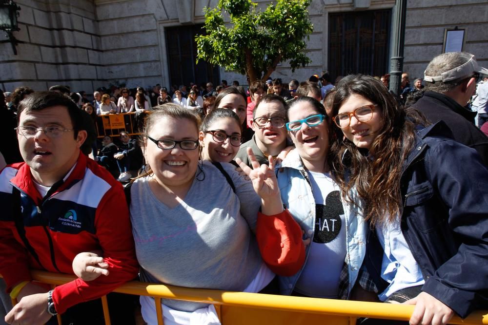 Búscate en la mascletà del 12 de marzo