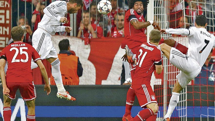 Sergio Ramos marca ante el Bayern en el 0-4 del Madrid en Munich en la semifinal de 2014.