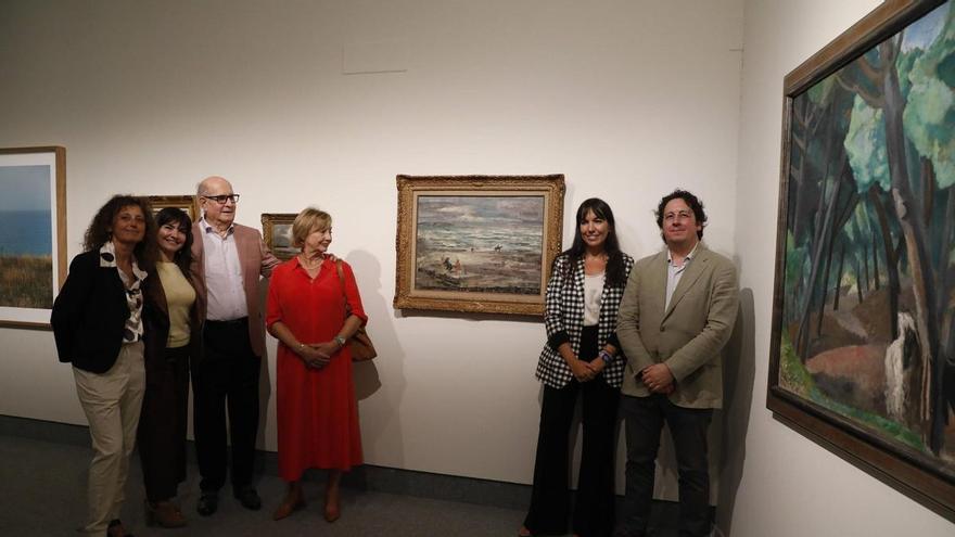 Pérez Simón contempla en el Niemeyer las once obras de su colección que completan “Naturalezas vivas”