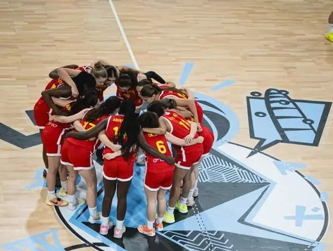 La España más ‘taronja’ arrasa en el Mundial de República Checa y espera rival en octavos