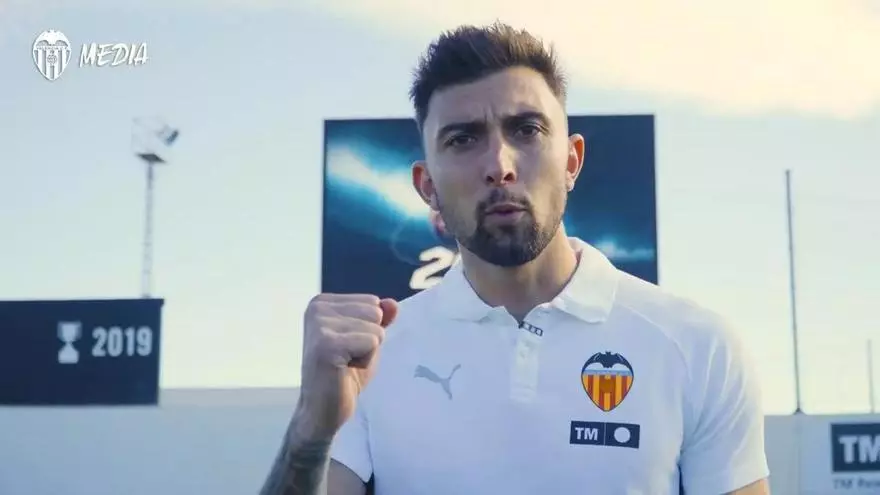 Llegó con 10 años y seguirá hasta 2027: fidelidad total de Cristian Rivero