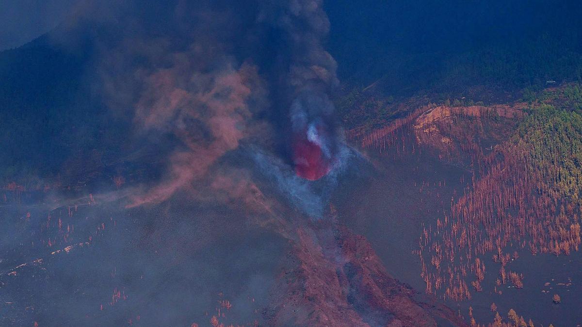 Imagen del rastro de 
devastación tras el quinto
 día de erupción.  efe/r.de la rocha