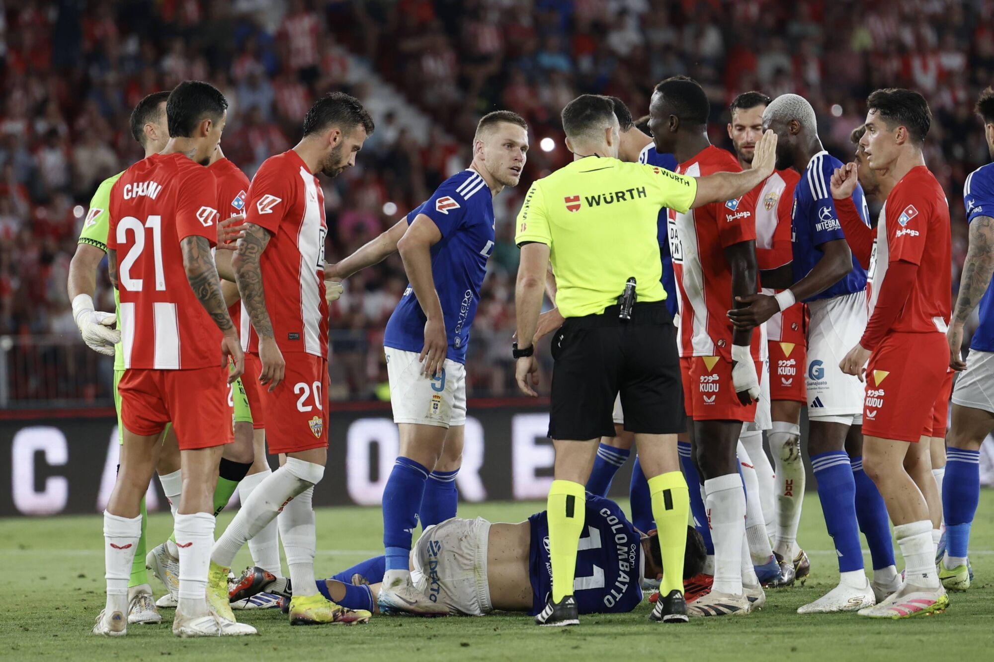 Así fue el primer partido del play-off entre el Almería y el Real Oviedo 
