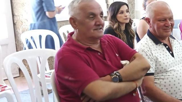 Eugenio González en una reunión de la provincial socialista en Cangas.