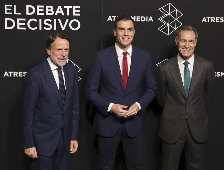 HERZOG PROTESTA ANTE LA SEDE DE ATRESMEDIA POR NO HABER SIDO INVITADO AL DEBATE