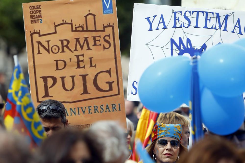 Concentración contra la AVL y en defensa de las Normes del Puig