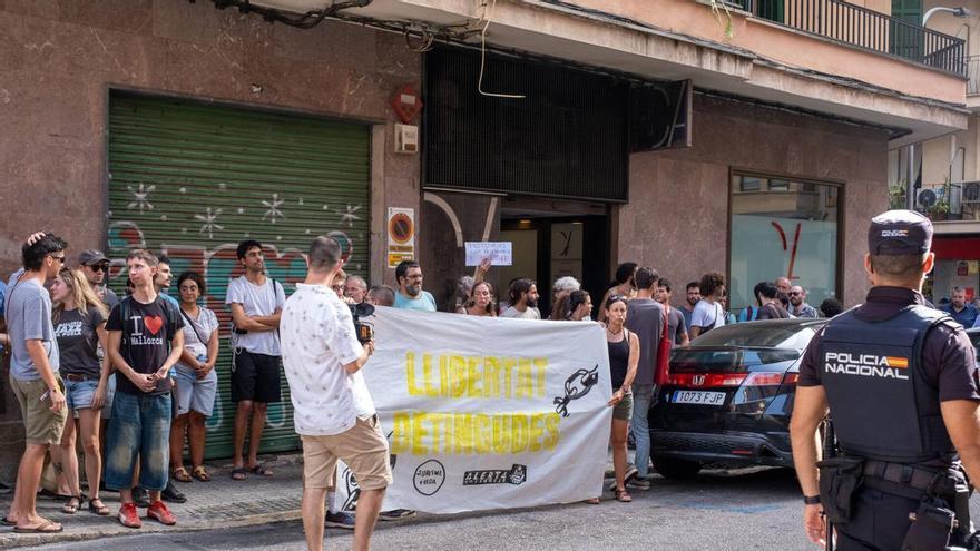 Del GOB a Rufián pasando por los 'payeses' de Mallorca: cascada de reacciones contra la detención de dos activistas en Santa Maria