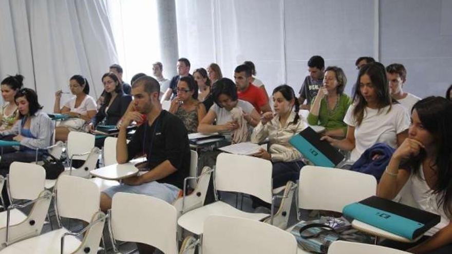 Asistentes a un curso de mediación judicial. / josé lores