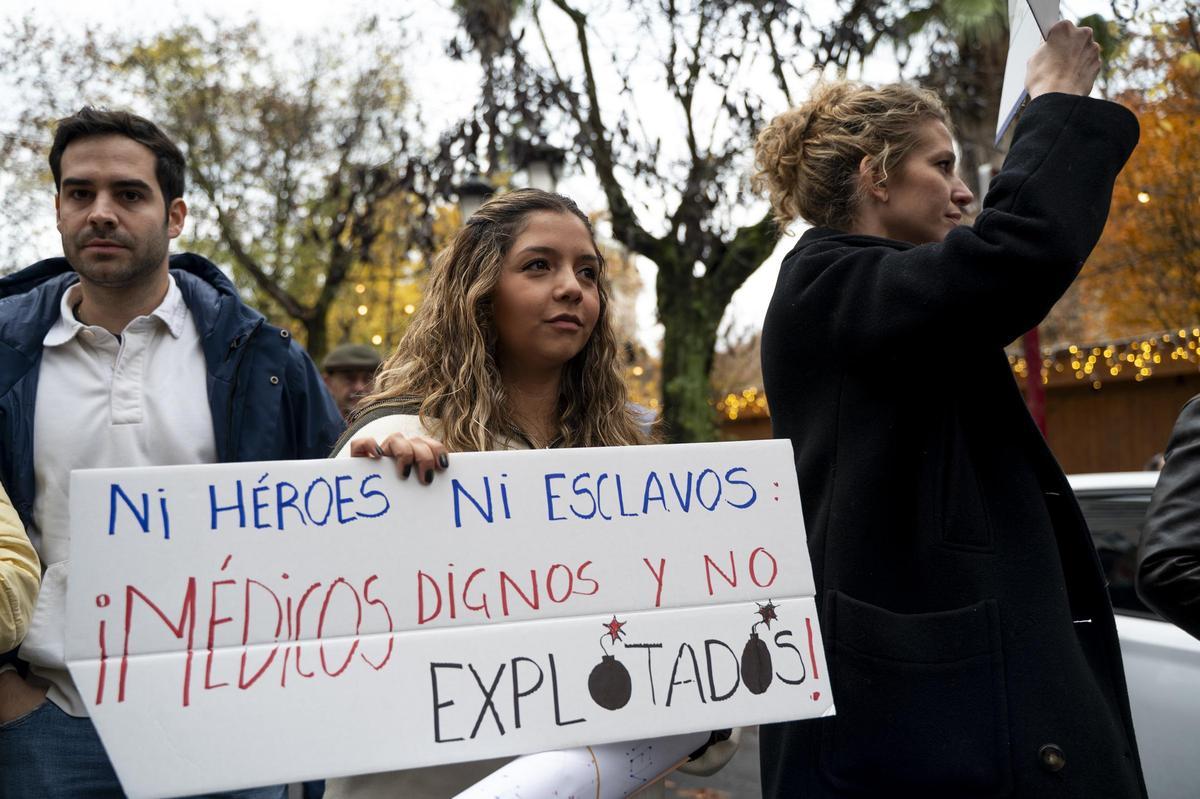 Fotogalería | Los médicos extremeños se manifiestan contra el Estatuto Marco del Ministerio de Sanidad