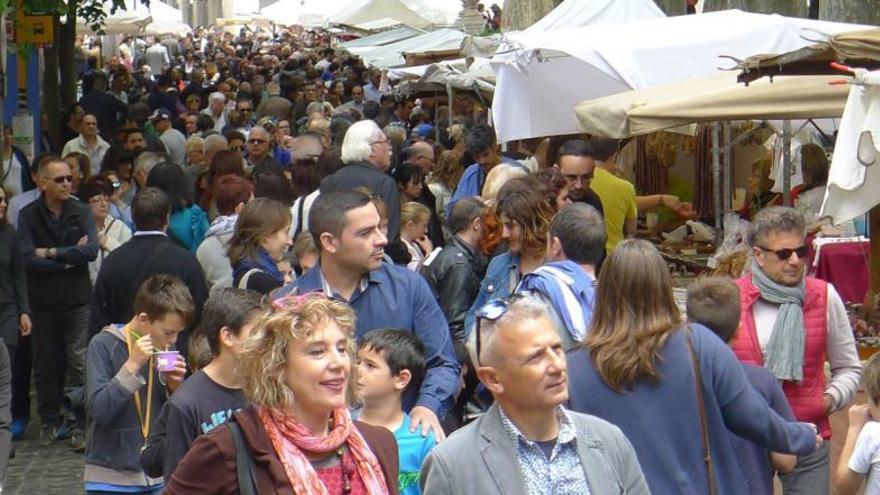 Fires, festes i propostes pel Primer de Maig a les comarques de Girona