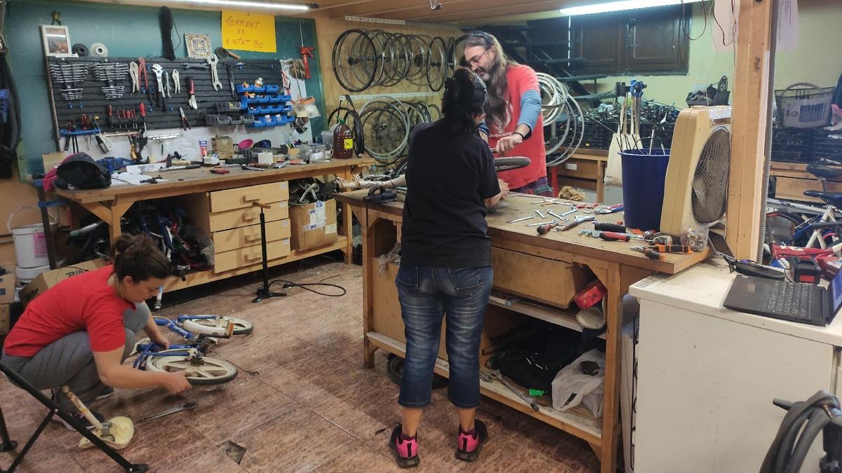 Taller de Soterranya donde se reparan las bicicletas.